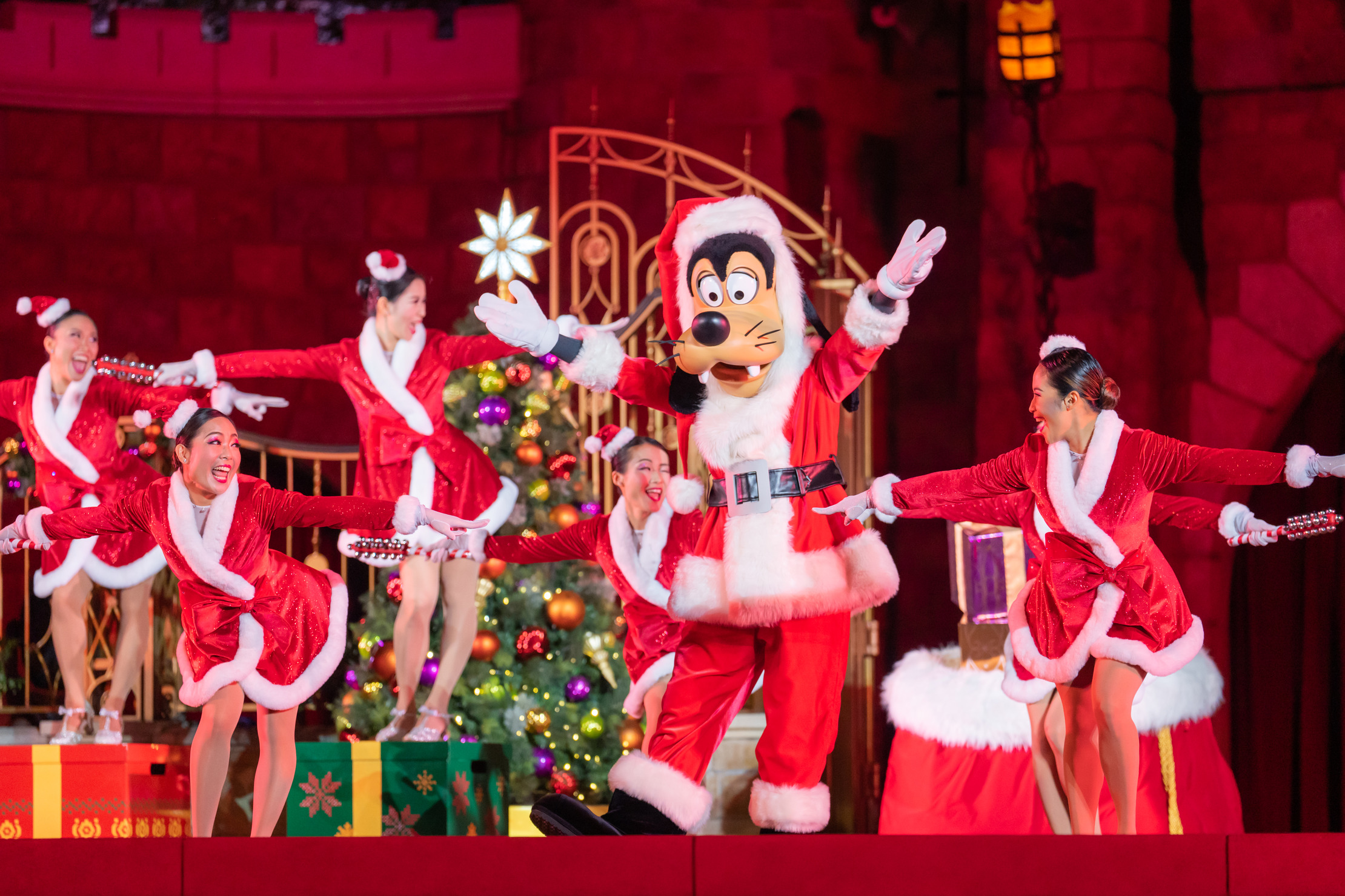 HKDL_Santa Goofy’s Magical Snowfall 7